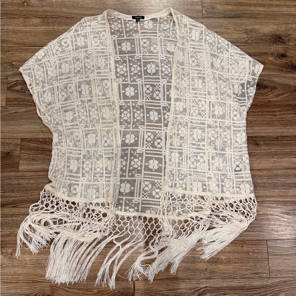 Torrid Ivory Lace Fringe Kimono Size 3/4